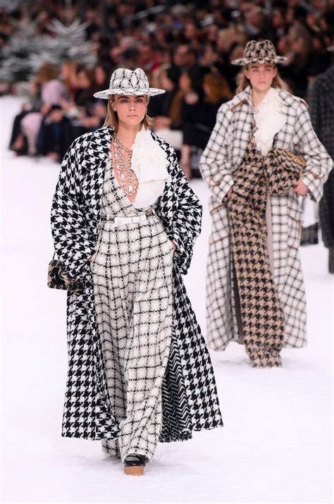 karl lagerfeld defile chanel